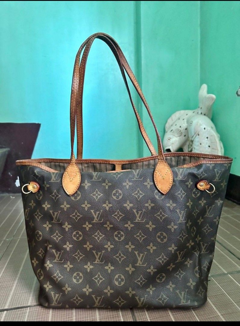 LV Neverfull MM black bag M45685, Luxury, Bags & Wallets on Carousell