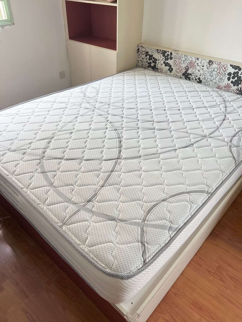 Magic Koil orthopaedic queen size supreme mattress, Furniture & Home