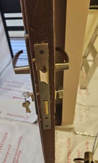 (Category: ) located in . Submitted by handymanservises (Listing ID 1256375588, Image 1). Description: .