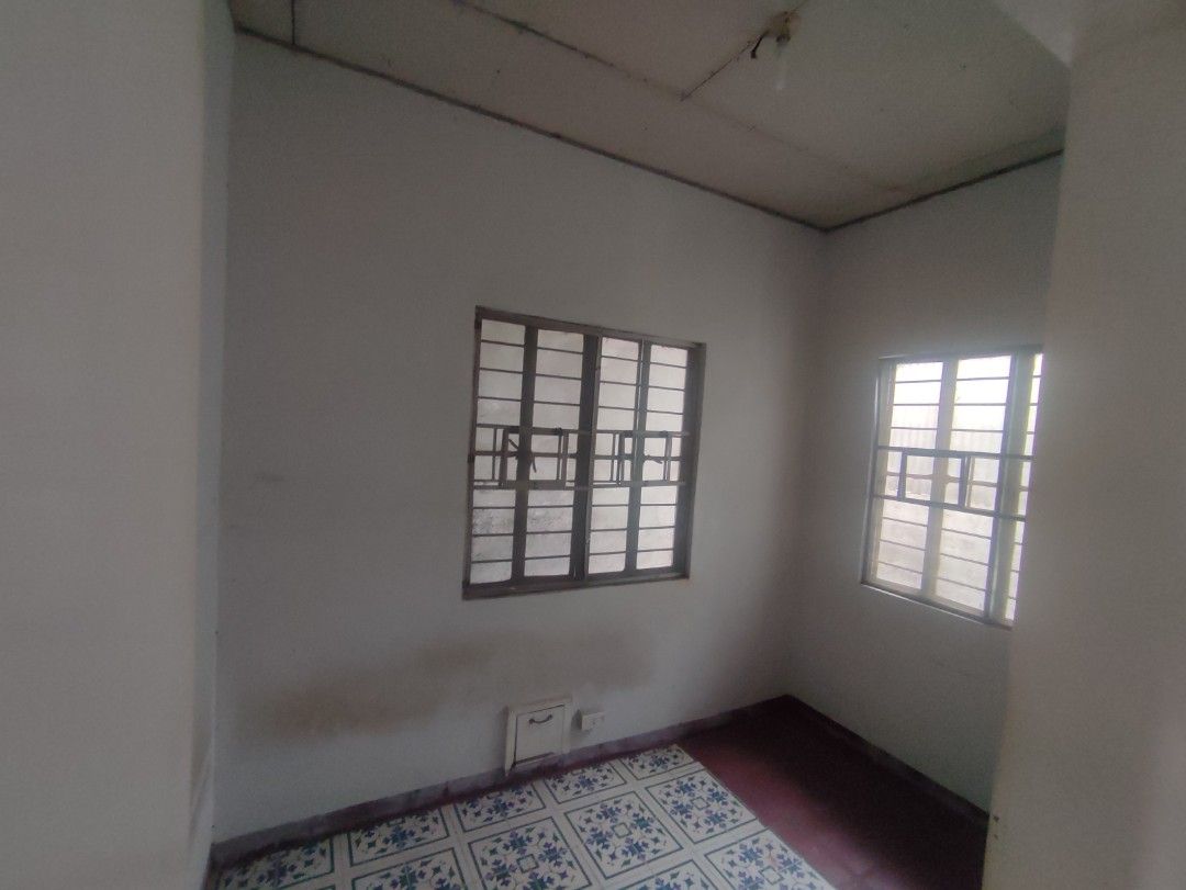 Mercedes Executive Village House and Lot in Pasig City, Property, For