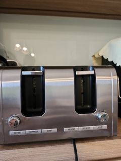 Mint condition 4 slice toaster bought from Aust