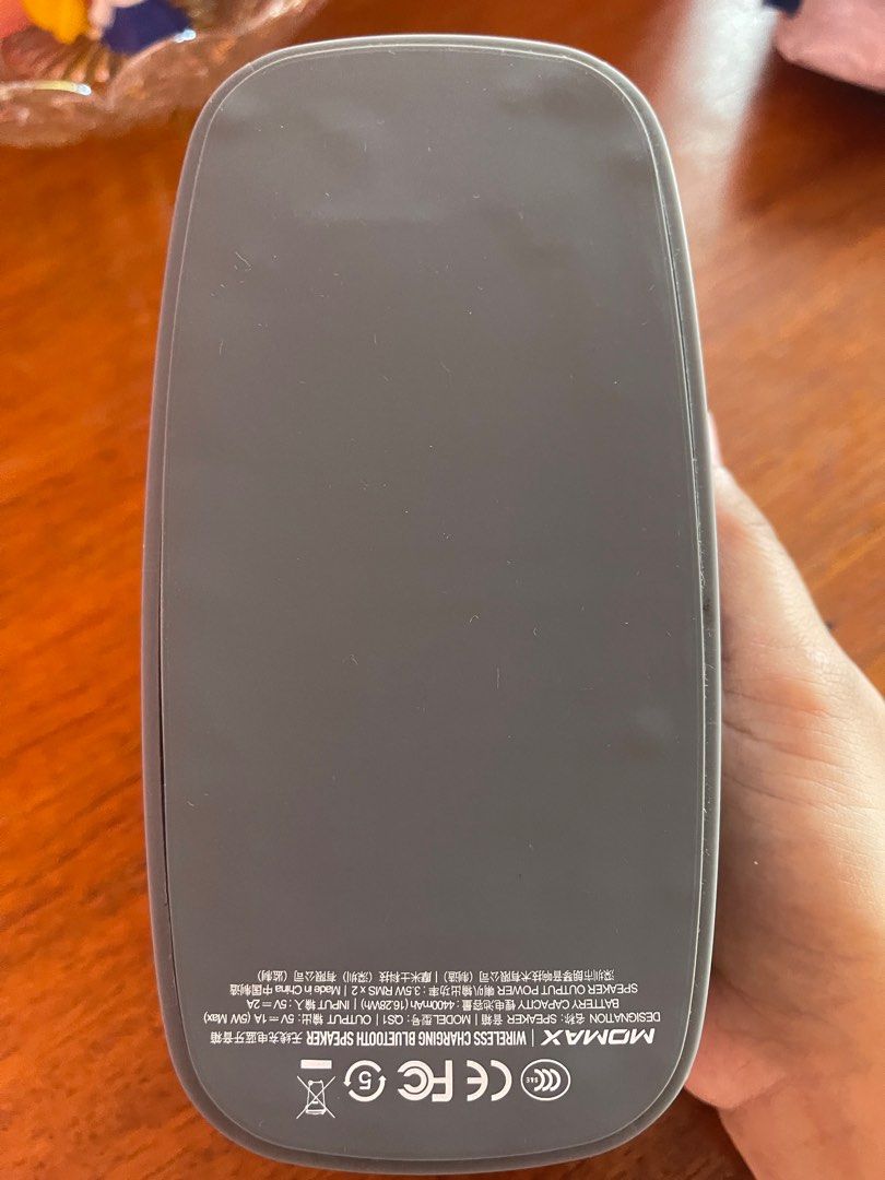 momax lamp wireless charger