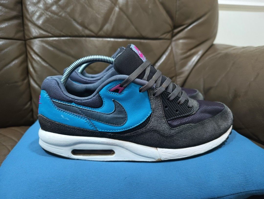 Air max light essential on sale