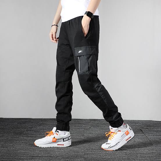 arri nike cargo jogger pants