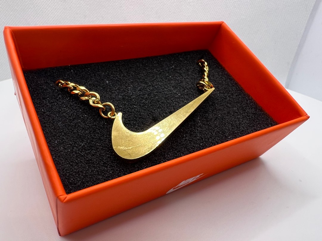 Nike Swoosh Gold Necklace | OLESSTORE VINTAGE