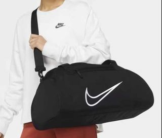 Nike gym training duffel bag - black