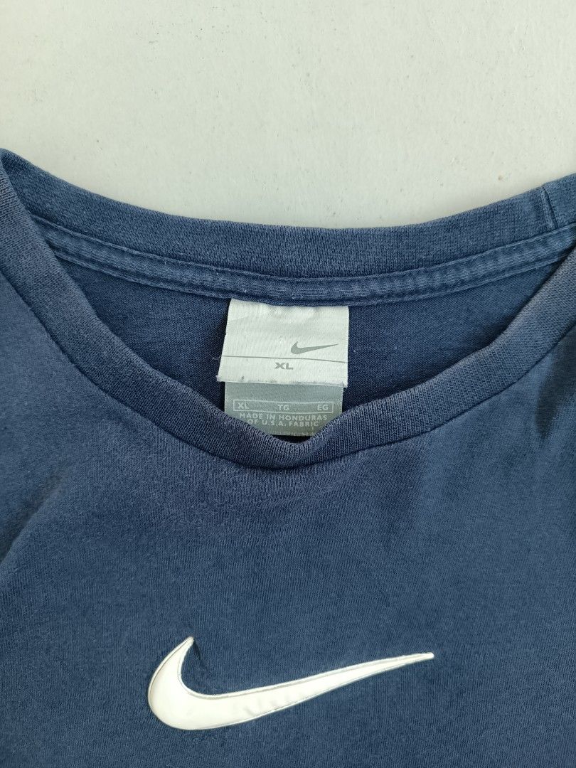 Nike middle swoosh t shirt shop