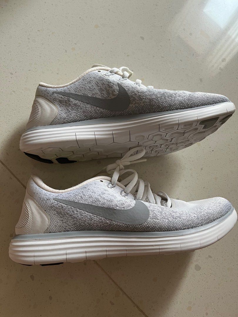 womens white nike walking shoes