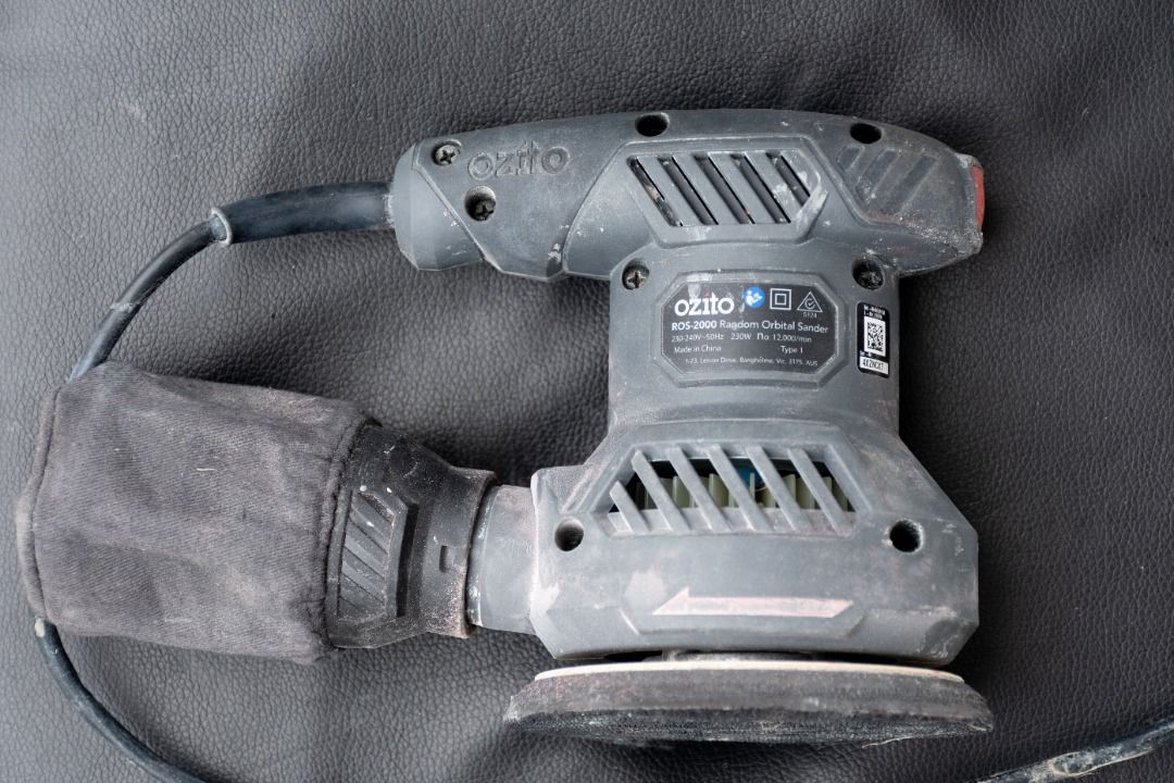 Ozito 230w random outlet orbital sander