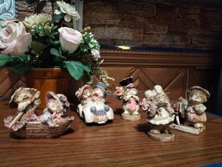 Pajangan Boneka Resin