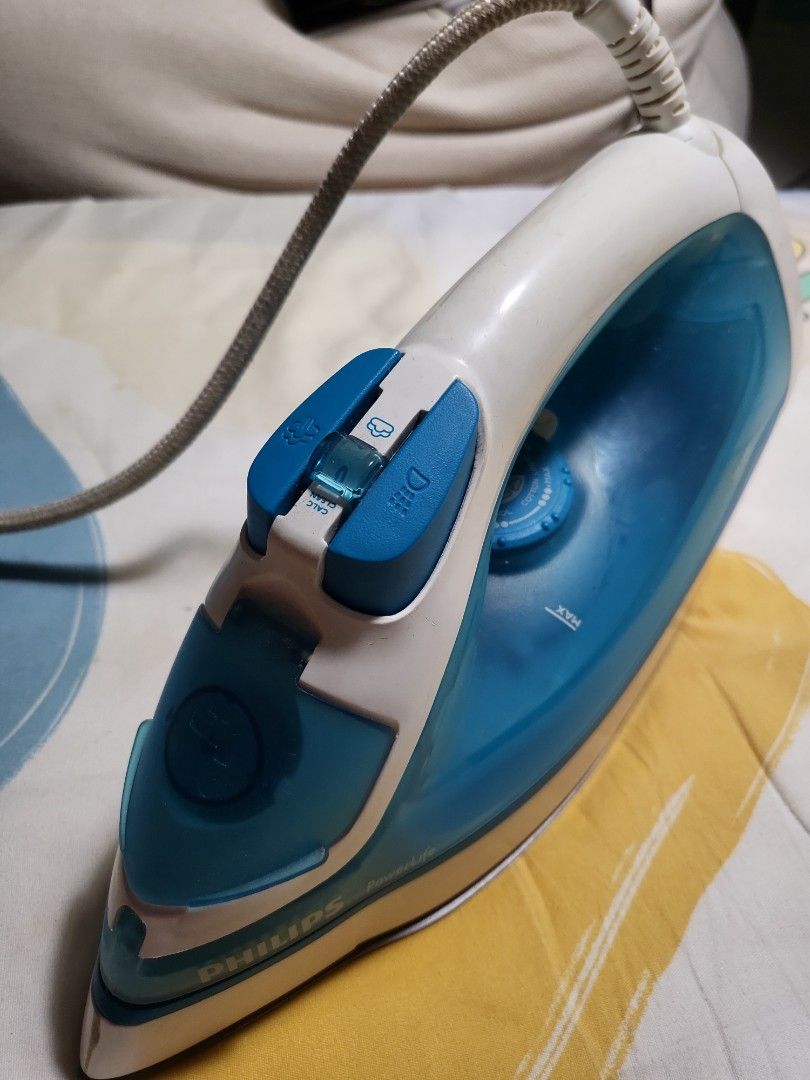 Philips Powerlife Steam Iron Central East West MRT pickups Discount avail for fast deals