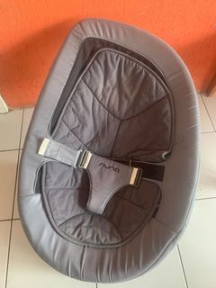 Preloved Nuna Leaf Grow Iron / Baby Bouncer