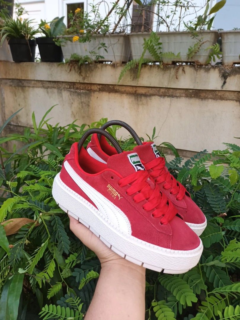 Puma suede 2025 platform red