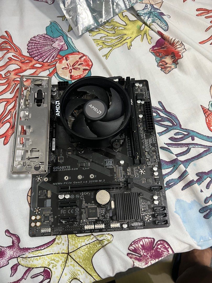 ryzen 5 2600x with a320m motherboard with 8gb ram 3200mhz ddr4