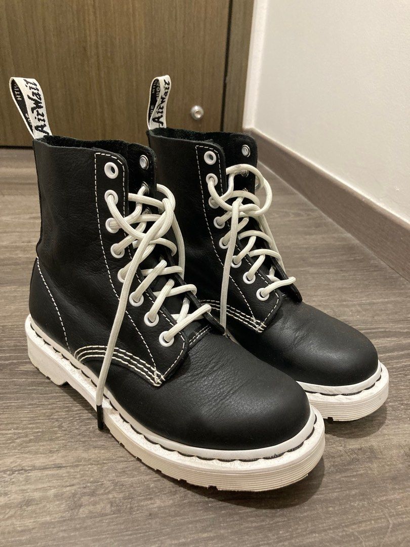 Size 6 Dr Martens black boots Women s Fashion Footwear Boots