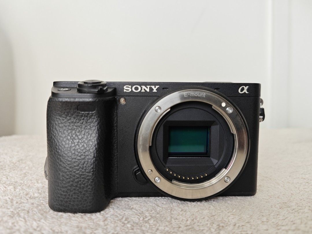 Sony ASPC A6300 +kit lens + 35mm f1.8, Photography, Cameras on Carousell