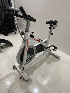 Stationary bike / spinning bike