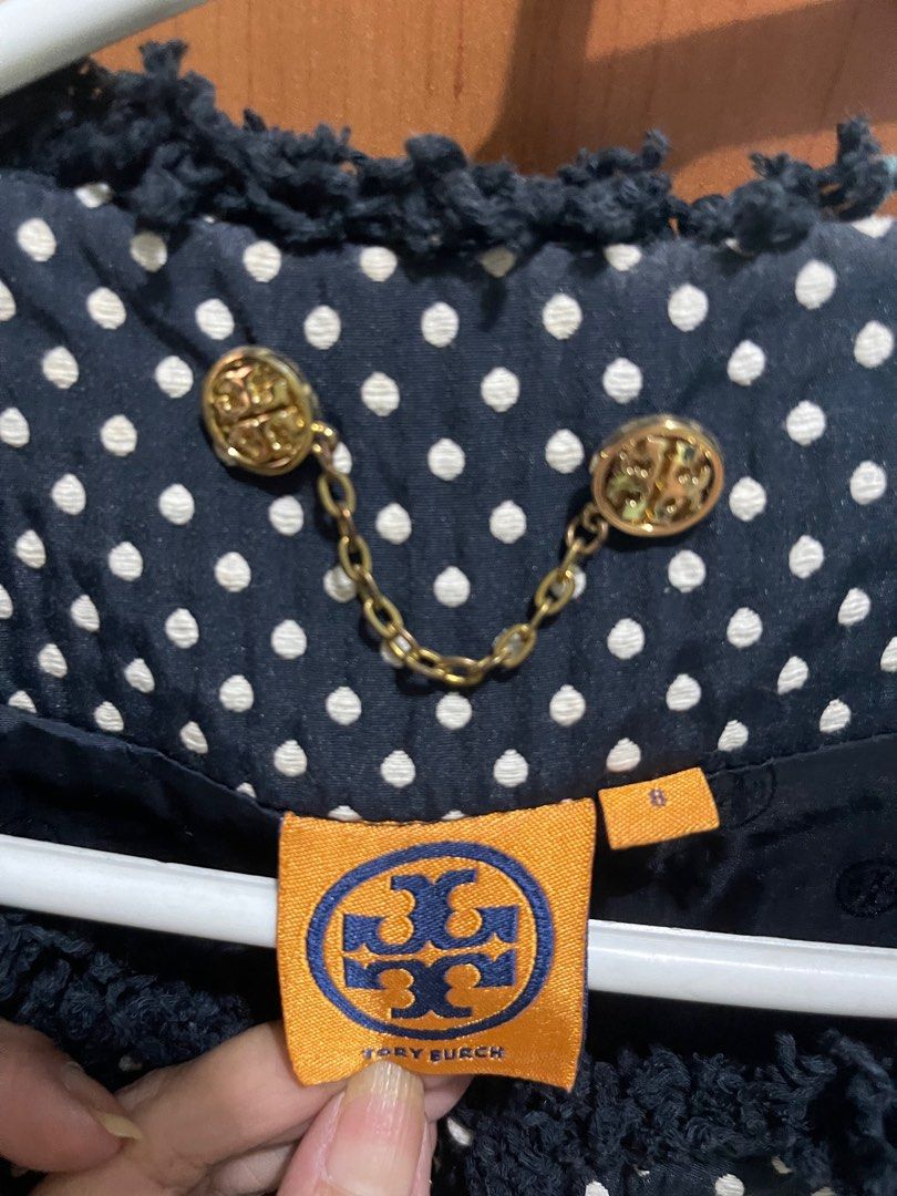 TORY BURCH (Category: Coats, Jackets and Outerwear) located in Paranaque City. Submitted by msjam63 (Listing ID 1256312630, Image 3). Description: Authentic Tory Burch Coat Navy Blue Light not heavy Size 8 Negotiable for sure buyers.