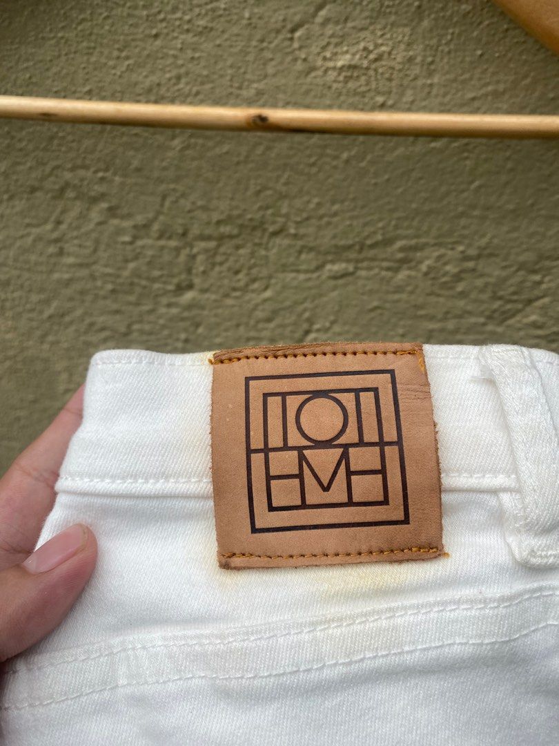 Toteme (Category: Jeans) located in Candelaria. Submitted by gooddayzzph (Listing ID 1256345819, Image 3). Description: Toteme No issue excellent Size 30.