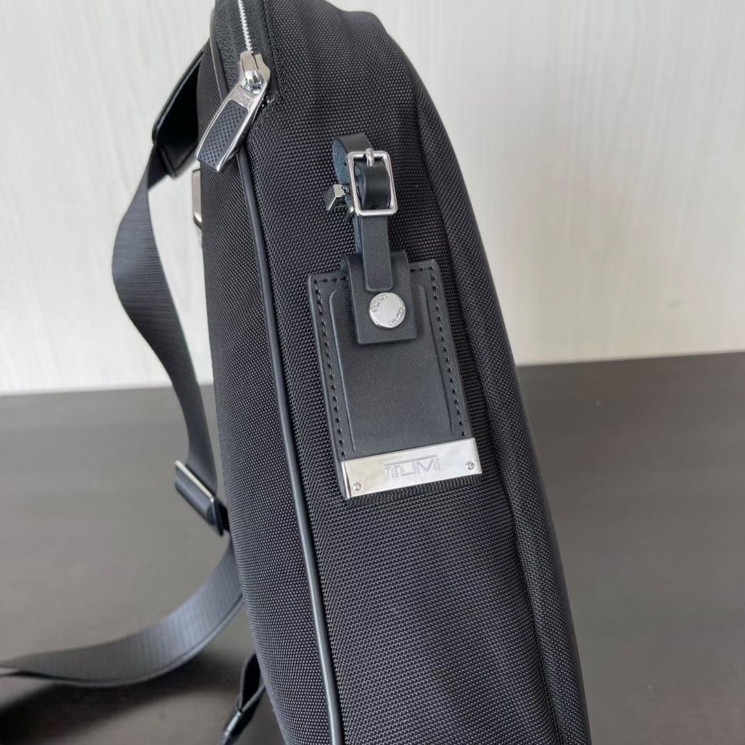 Tumi arrive martin sling deals