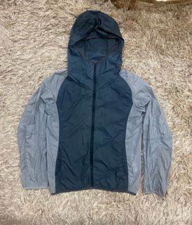 Uniqlo Two Tone Windbreaker Grey Blue Lawa