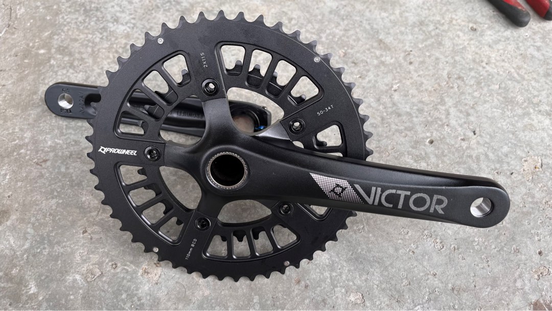 Victor Hollow Crankset