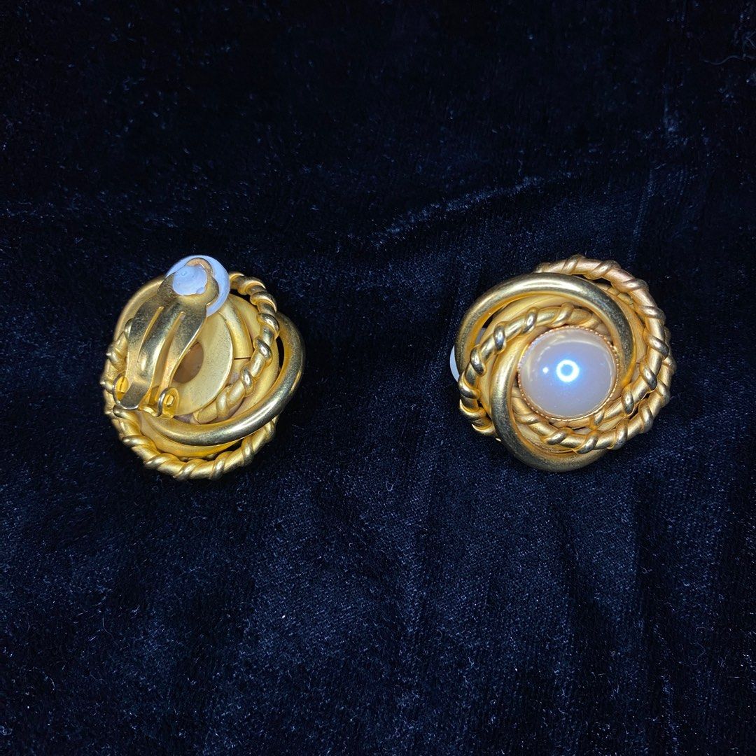 Vintage Gold-tone Chunky Earrings (Category: Earrings) located in Talisay. Submitted by jingcas (Listing ID 1256321919, Image 3). Description: The earrings are hollow so if you don't like heavy earrings this is for you. the earrings feature a matte gold finish with a faux pearl center. .