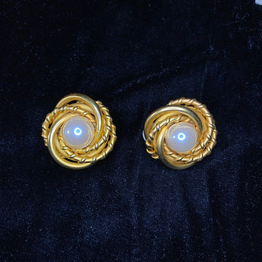 Vintage Gold-tone Chunky Earrings (Category: Earrings) located in Talisay. Submitted by jingcas (Listing ID 1256321919, Image 1). Description: The earrings are hollow so if you don't like heavy earrings this is for you. the earrings feature a matte gold finish with a faux pearl center. .
