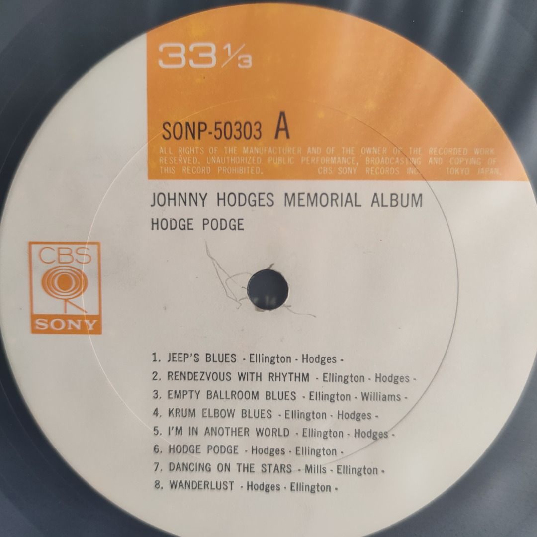 VINYL / EARLY PRESS, JAPAN (1970) / JOHNNY HODGES: MEMORIAL ALBUM / HODGE  PODGE / MEDIA: VG++ JACKET: VG++ OBI: PRICE: RM 55 (FIXED) / ULTRASOUND 
