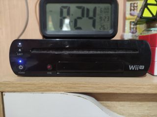 Wii U 32 GB (EUR) w/ Mario Kart 8 & Wii Mote
