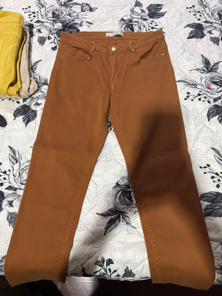 ZARA brown skinny jeans (Category: Jeans) located in Quezon City. Submitted by sr_1521 (Listing ID 1256402115, Image 1). Description: Based on manual measurements Waist: 28-29 inches Length: 34.5 inches Rise: 11 incbes.