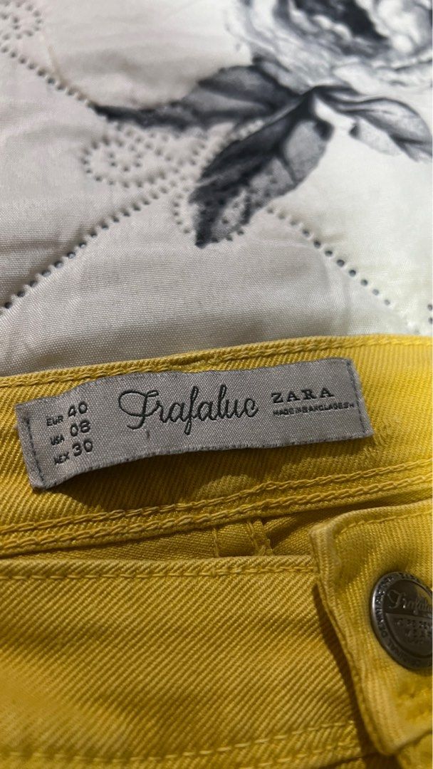 ZARA yellow skinny jeans (Category: Jeans) located in Quezon City. Submitted by sr_1521 (Listing ID 1256401737, Image 2). Description: Based on manual measurements Waist: 32 inches Length: 34 inches Rise: 10 inches .