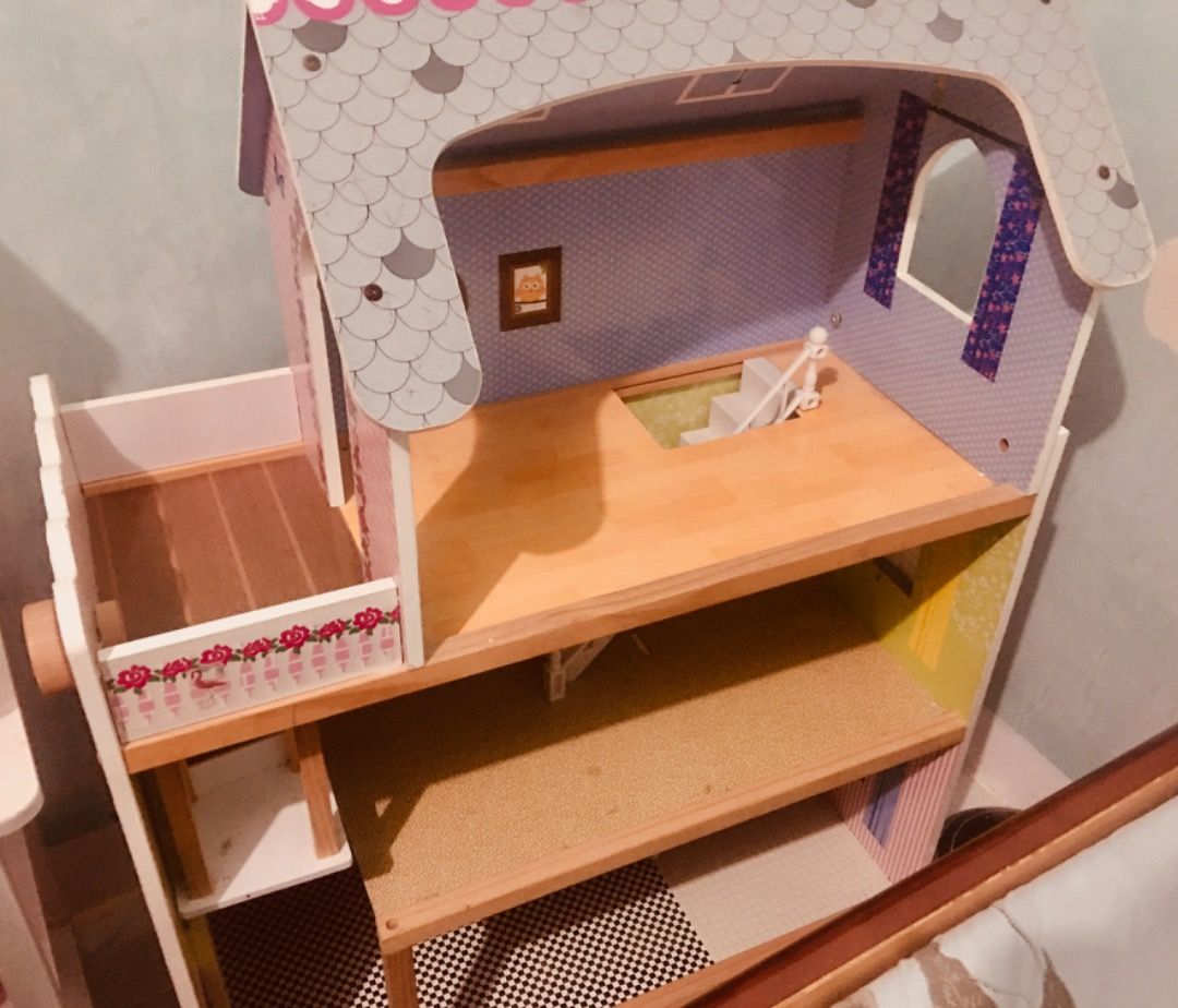 2ft Doll House with doll house furnitures, Hobbies & Toys, Toys & Games