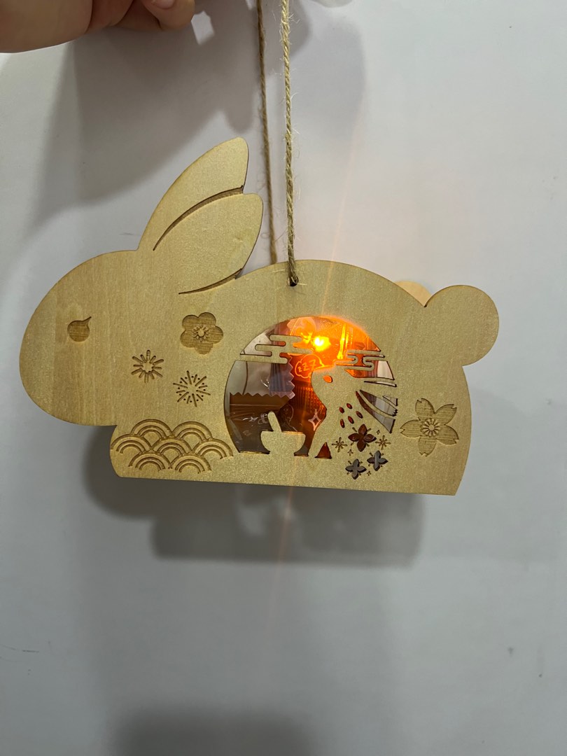 兔仔燈籠木製 （可著燈）, 興趣及遊戲, 玩具 & 遊戲類 - Carousell