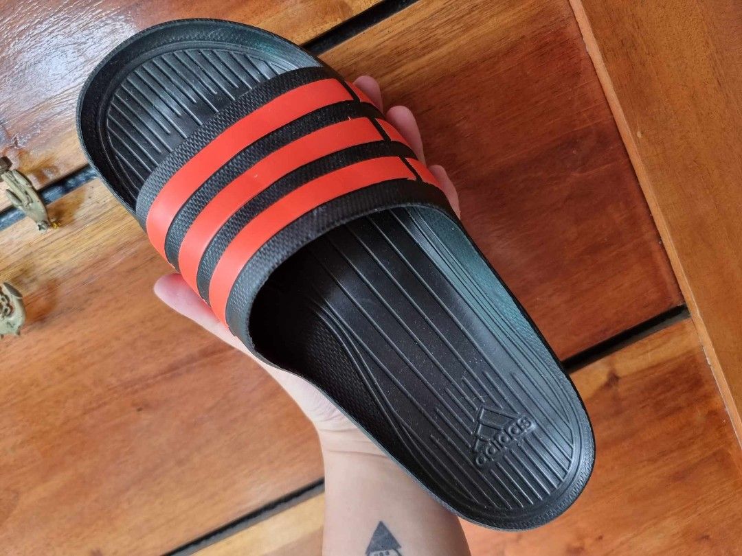 Adidas duramo sale slide on feet