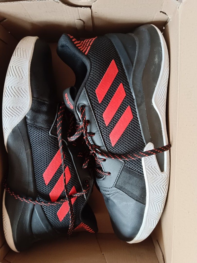 adidas Men s Runthegame Basketball Shoe