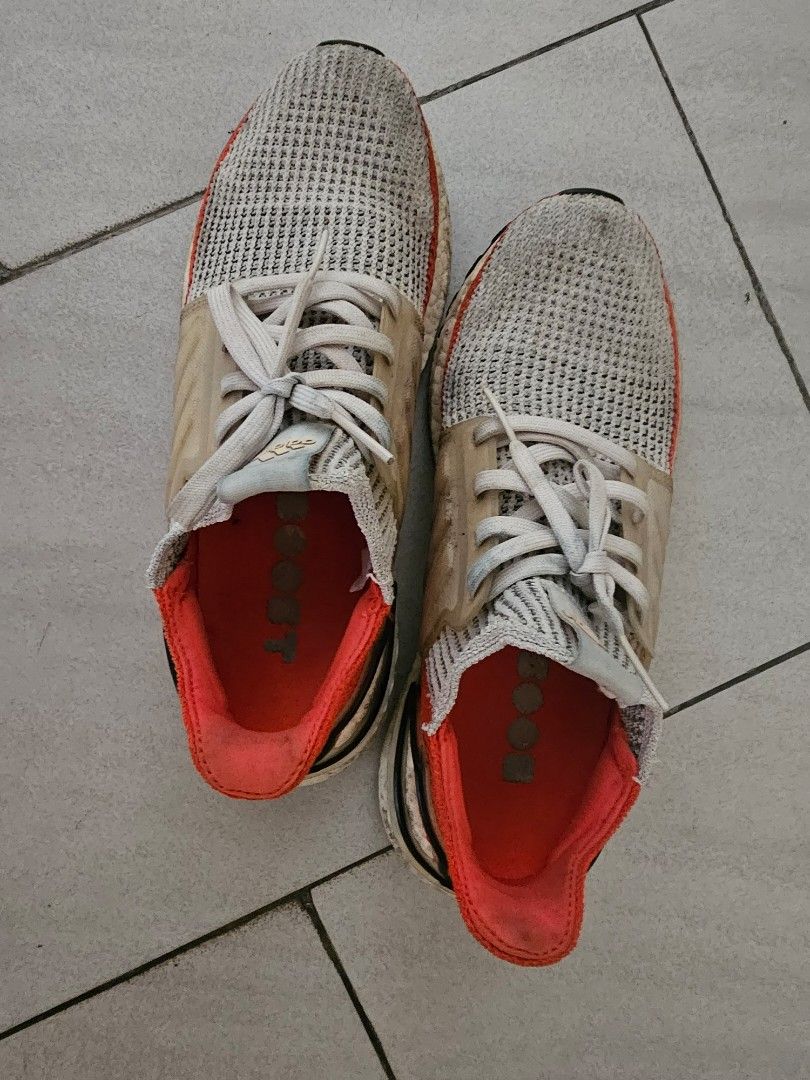 Ultra boost mens 2025 red stripe