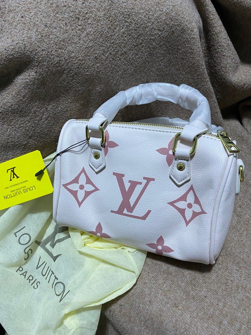 Aesthetic Pink Louis Vuitton bag Monogram Casual Style Street
