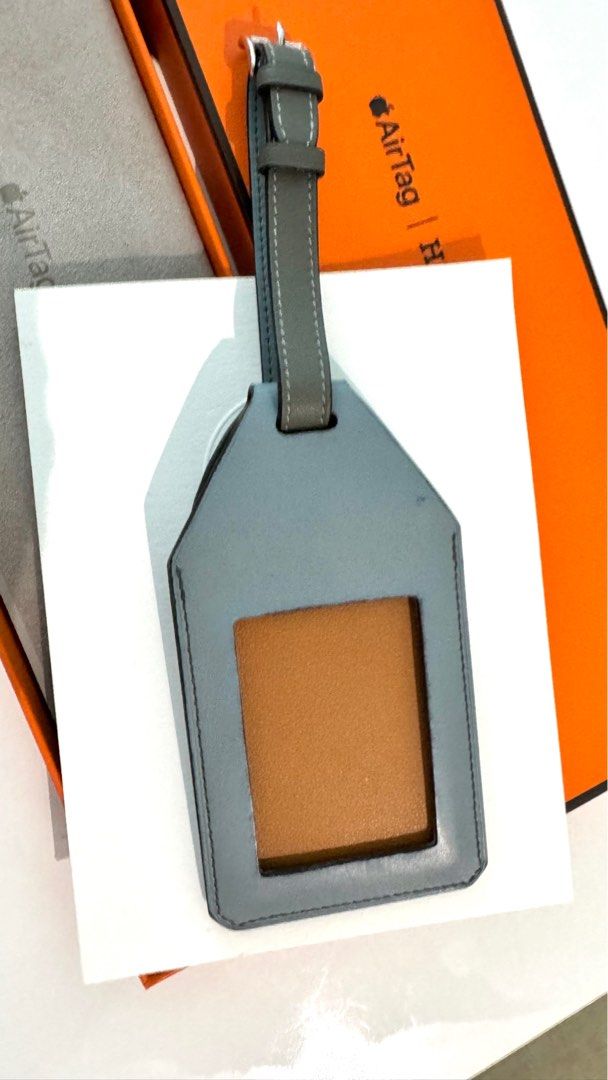 Apple AirTag Hermès travel tag