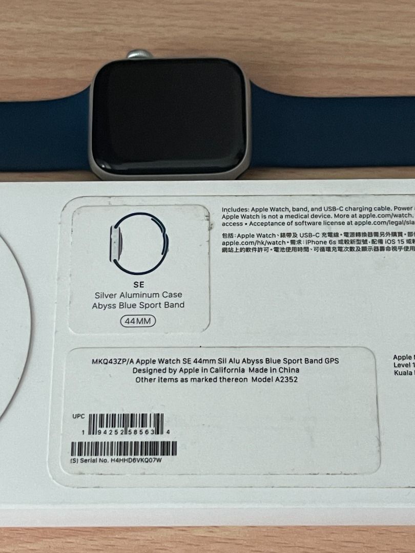 Apple Watch SE (1st Gen) GPS, 44mm Silver Aluminum Case with Abyss Blue  Sport Band - Regular 