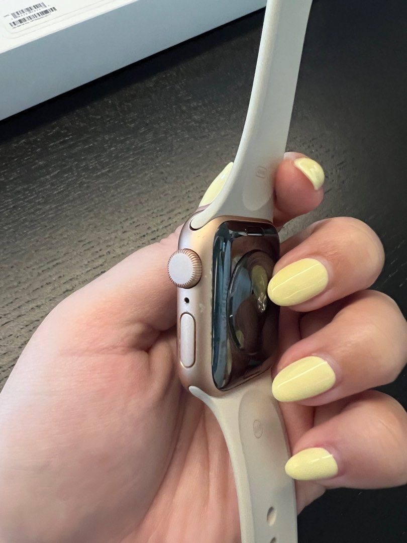Mellow yellow apple shop watch band 40mm