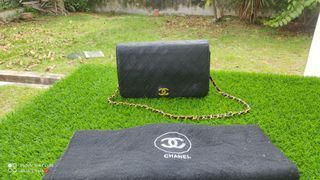Auth chanel gold 24karat shoulder vtg