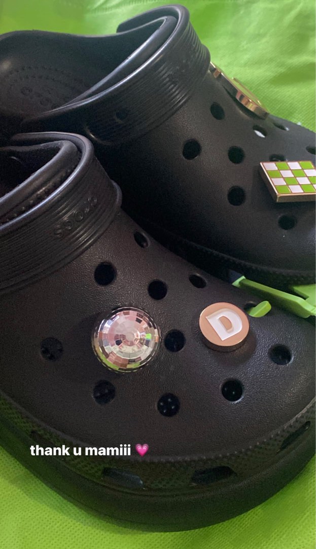 AUTHENTIC CROCS COMES WITH FREE AUTHENTIC JIBBITZ, Women's Fashion