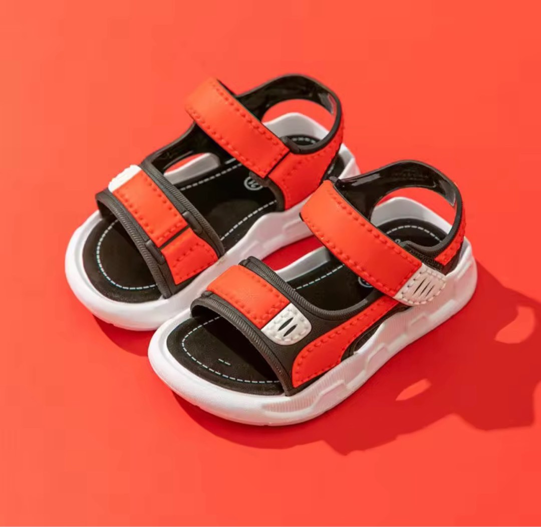 Red sandals for top boys