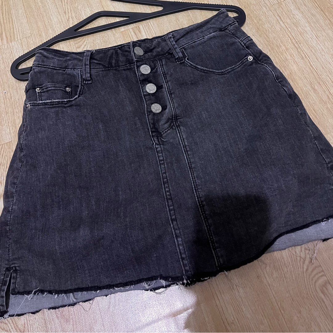 Black mini skort, Women's Fashion, Bottoms, Skirts on Carousell