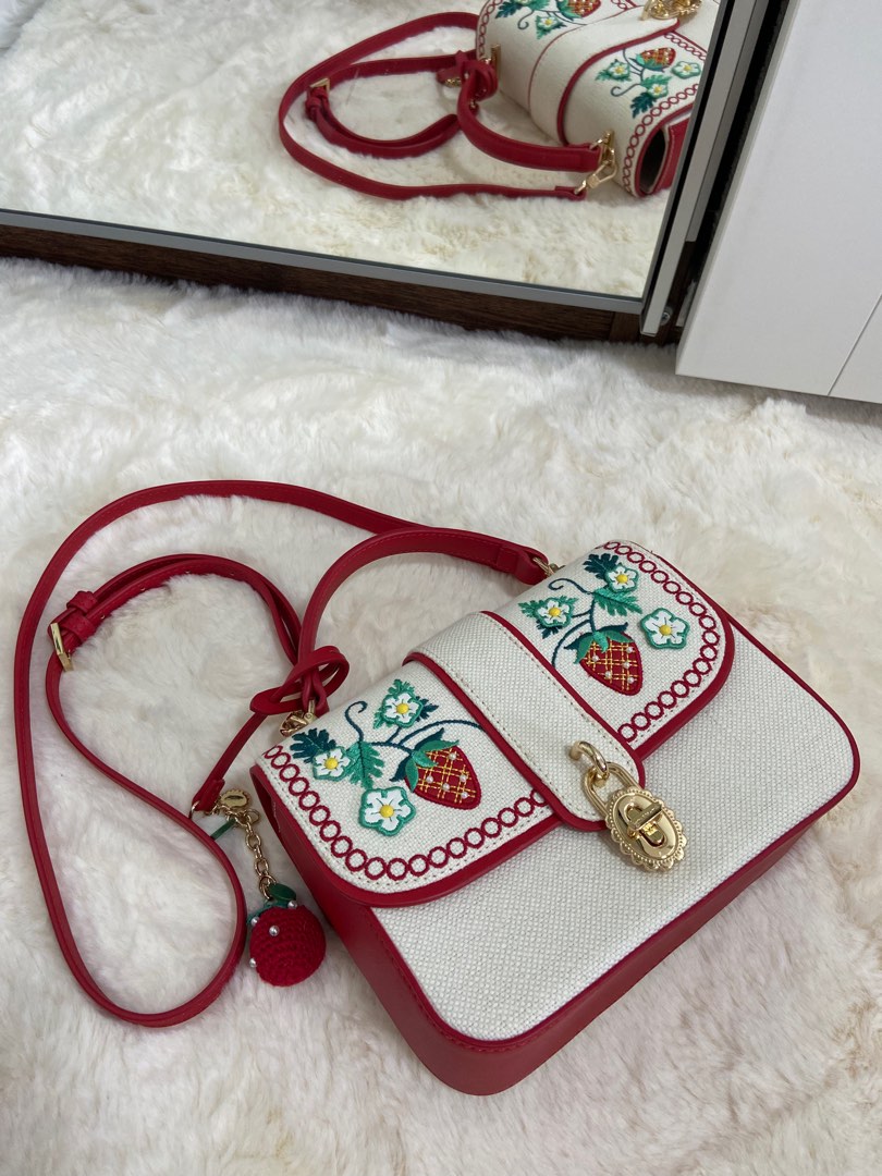 BN authentic Lyn Around Women s Fashion Bags Wallets Shoulder