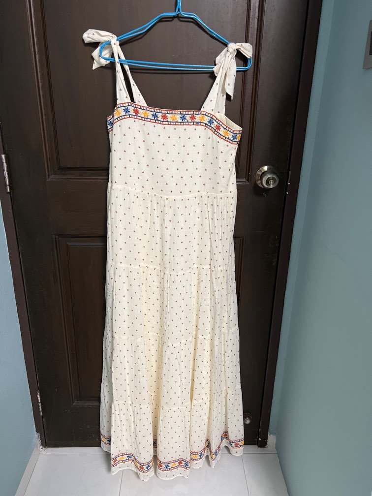 BN S zane Embroidered dress Women s Fashion Dresses Sets