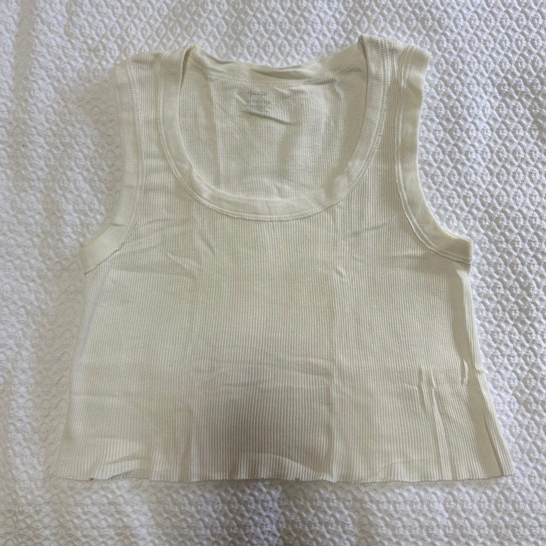 BRANDY MELVILLE Connor Tank Tops, Women's Fashion, Tops