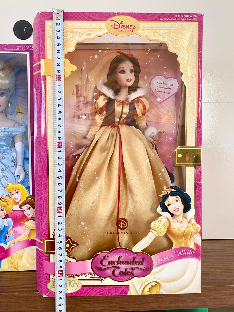 Enchanted Snow White main image 1