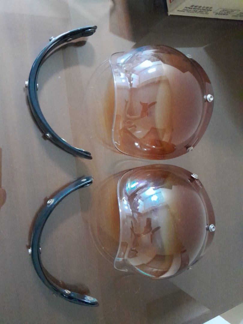 Bubble visor (Category: Motorcycle Accessories) located in Singapore. Submitted by purebear.46c8d0 (Listing ID 1256633408, Image 2). Description: selling each for $5 only the second pic is $3 not riding anymore so fast nego for $8 thank you.